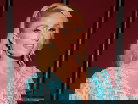 Paris Hilton confronteert geruchten dat Ghislaine Maxwell haar probeerde te ronselen voor Epstein