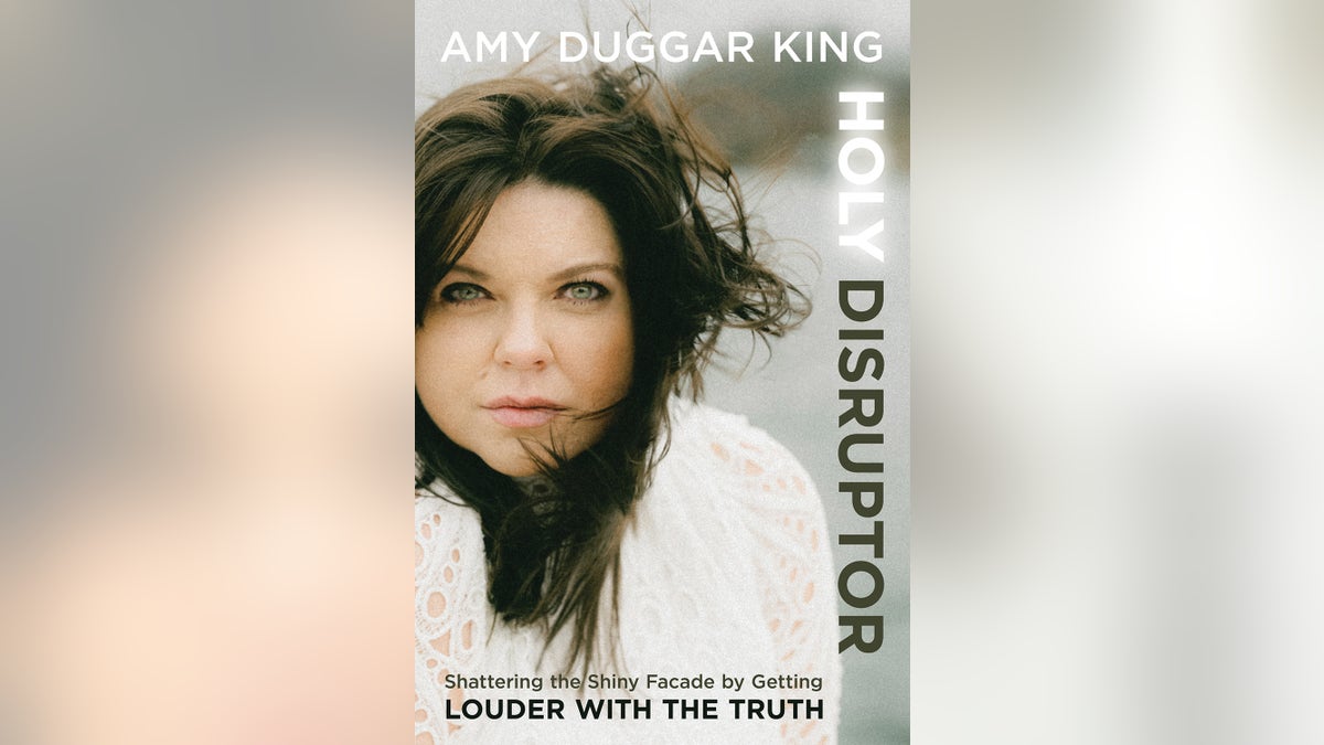 Josh Duggars neef herinnert zich spookachtige woorden toen de realityster werd geconfronteerd met beschuldigingen van misbruik Boekomslag voor Holy Disruptor