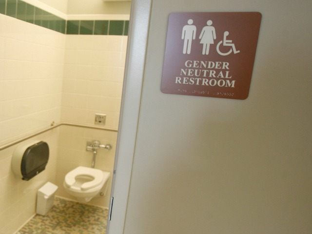 Een genderneutraal toilet aan de Universiteit van Vermont in Burlington, Vt., donderdag, aug.