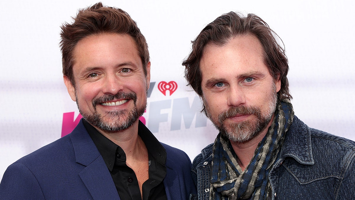 Boy Meets World sterren Will Friedle en Rider Strong op rode loper