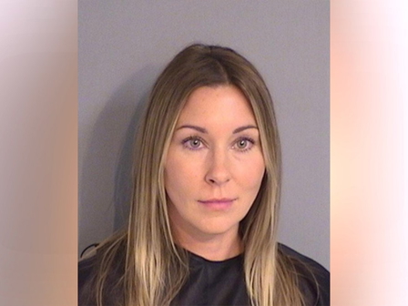 Voormalig wetshandhaver in Florida beschuldigd van dwingen van 6-jarige onder water in hotelzwembad: rapport