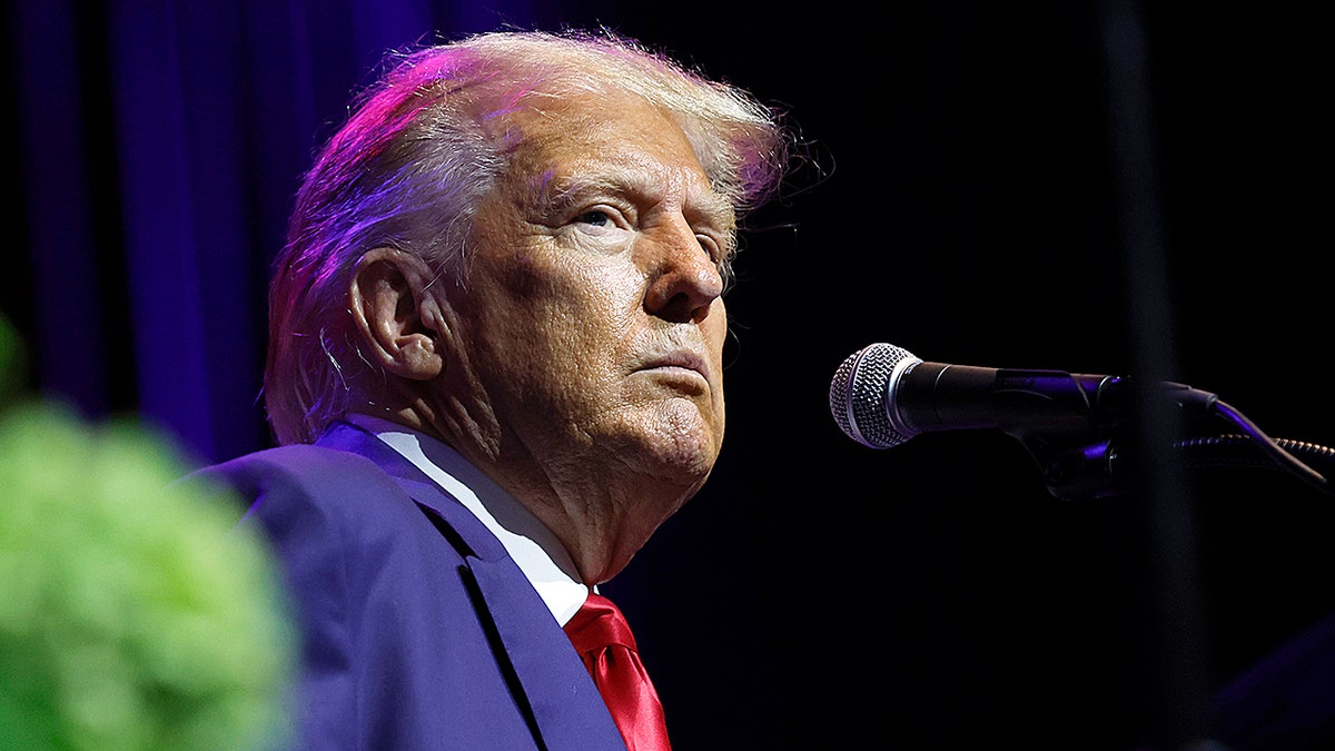 Voormalig president Donald Trump spreekt op een fundraiser