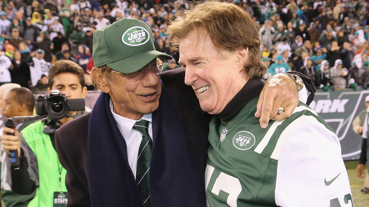 Joe Namath en John Dockery