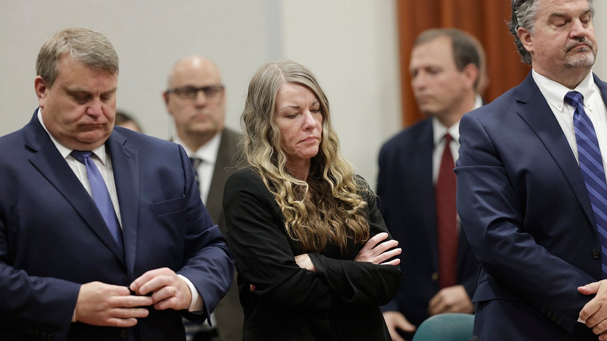 Lori Vallow luistert naar haar vonnis in de rechtszaal