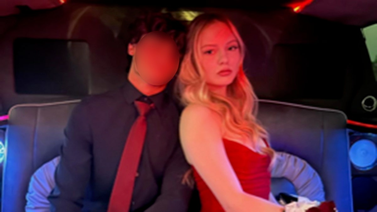 Maya Kowalski en mannelijke vriend