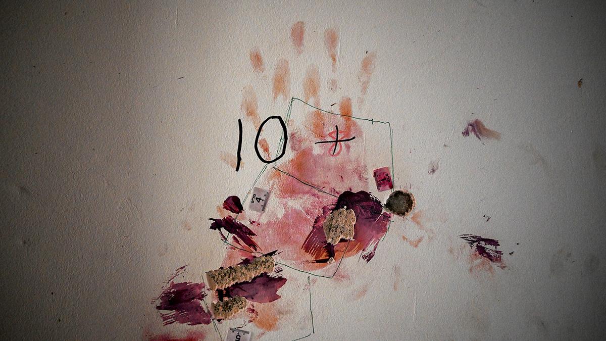 Nir Oz bebloede hand