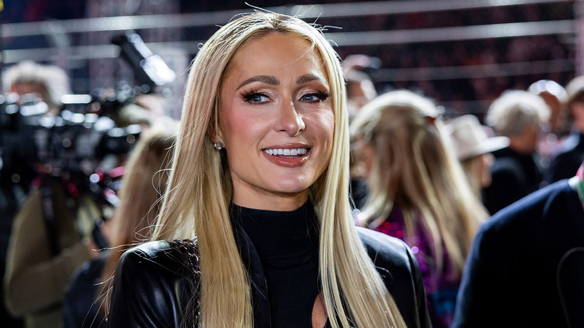 Paris Hilton, sinds het begin een voorstander van het wetsvoorstel, beweerde vorig jaar in een video-op-editiereeks van de New York Times dat ze als tiener het slachtoffer was van seksueel misbruik toen ze naar een kostschool in Utah ging.