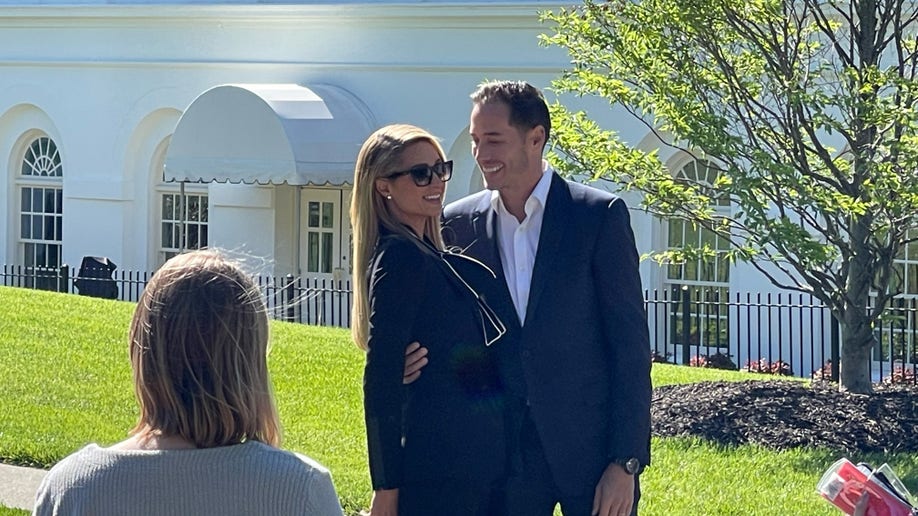 Paris Hilton en haar man Carter Reum bezochten dinsdag het Witte Huis.