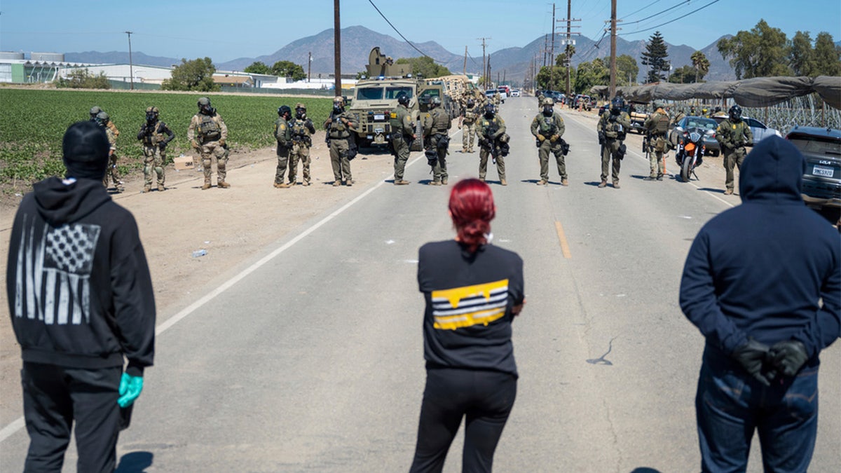 demonstranten in confrontatie met federale agenten in Californië