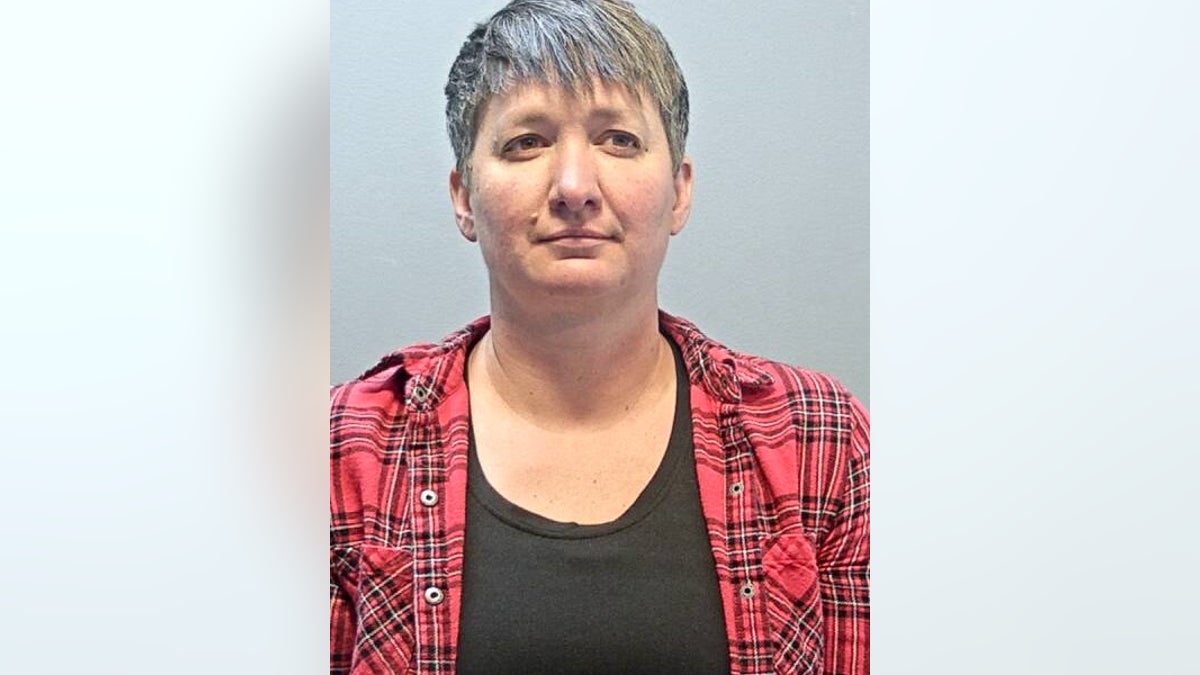 Robin Niceta's officiële boekingsfoto van mei vrijgegeven door de Arapahoe County Sheriff's Office