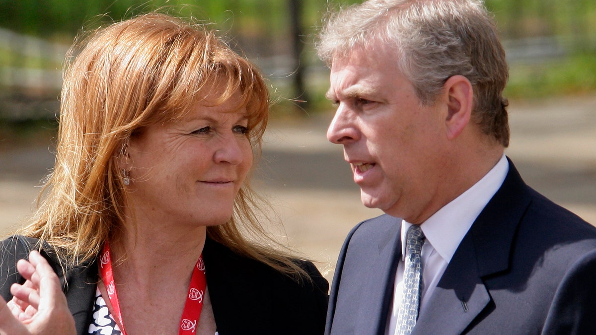 sarah ferguson met prins andrew 2010