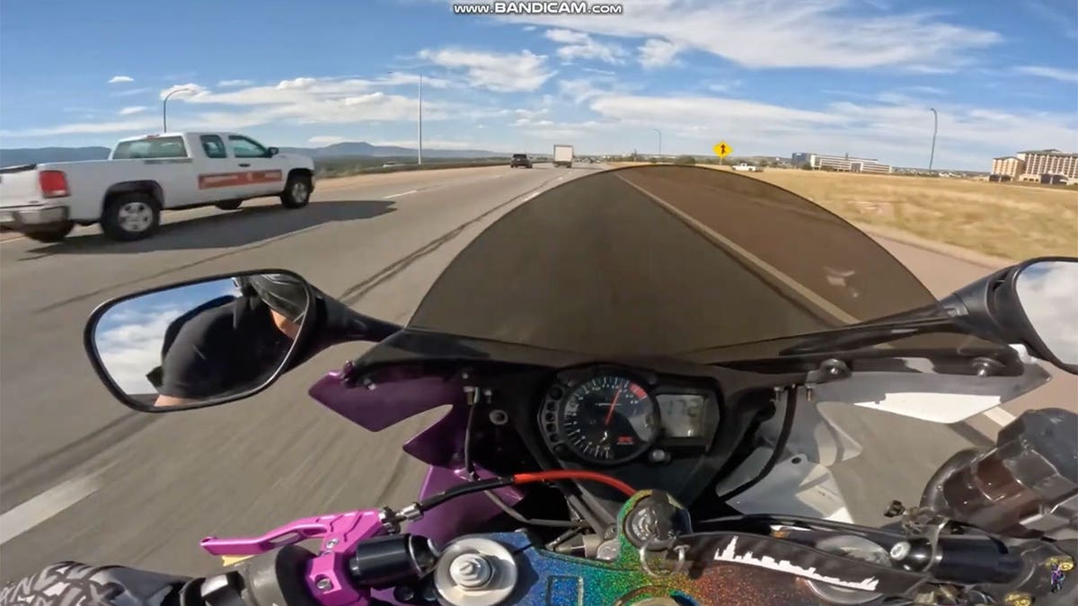 Motorfiets op snelweg in Colorado
