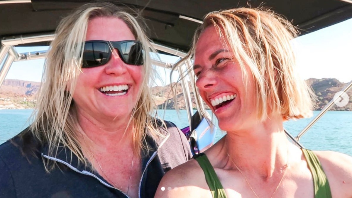 Ruby Franke (rechts) en haar zakenpartner, Jodi Hildebrandt (links)
