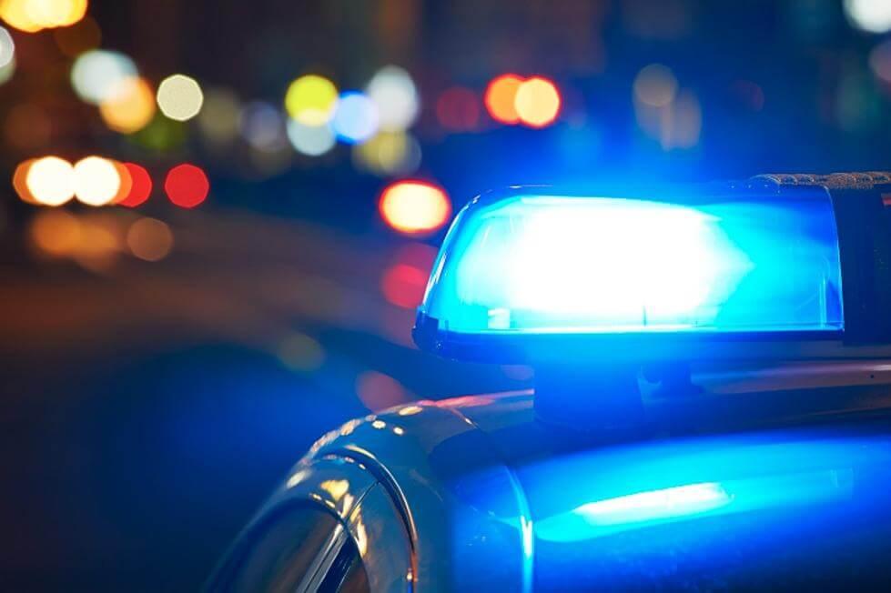 evans politie arresteert ouders op beschuldiging van kindermisbruik