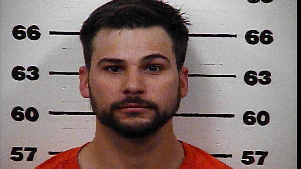 hawkins county man aangeklaagd voor eerste graad moord kindermishandeling