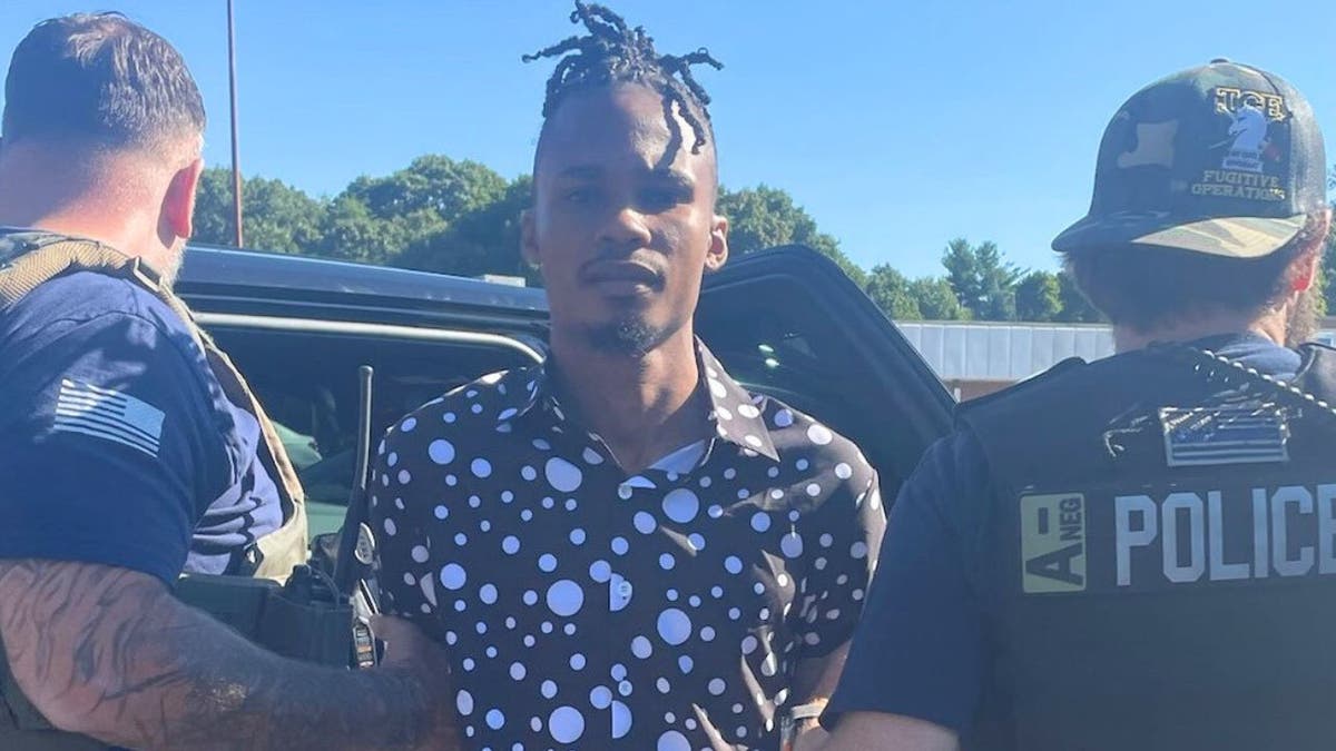 Demi-gouverneur in hete zetel nadat klokkenluider verontrustend strafpatroon voor illegale kinderverkrachters verscheurt Cory Bernard Alvarez